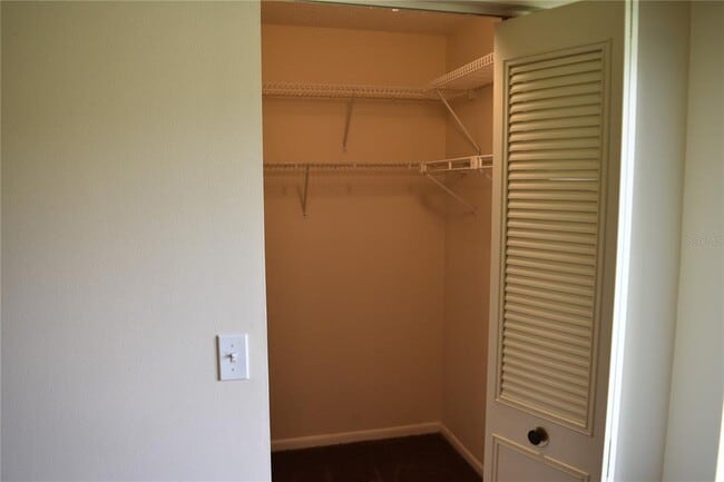 Building Photo - 2522 Pine Ridge Way S