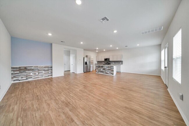 Building Photo - 11720 Rush Ln