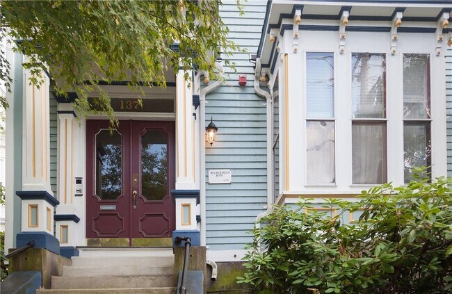 Foto del edificio - 137 Doyle Ave