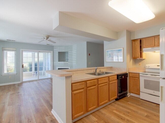 Building Photo - 159 Lakeside Dr