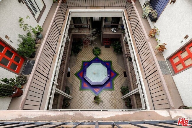 Foto del edificio - 848 Lincoln Blvd