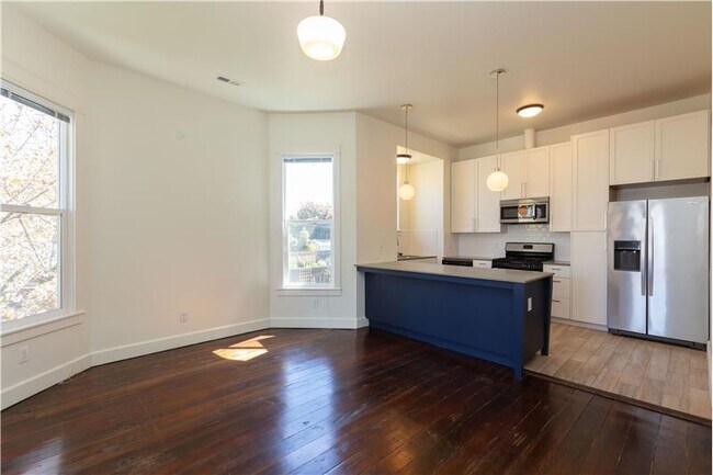 Building Photo - 1175 55th St