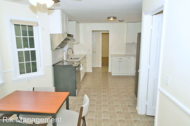 Foto del edificio - 5 br, 2 bath House - 34 Arlington Dr
