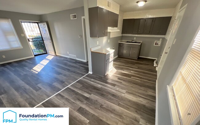 Foto del edificio - 389 W Mitchell Rd