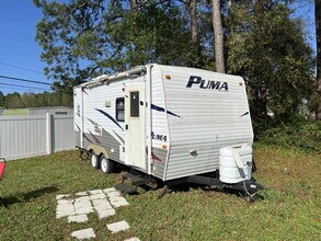 Building Photo - 738 Carondelay Dr