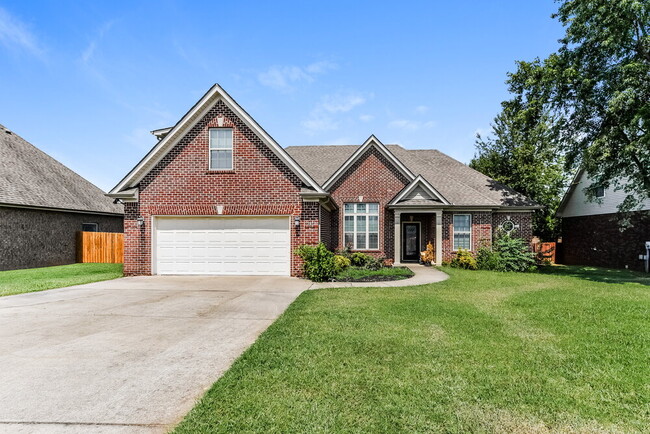 Building Photo - 5112 Bumblebee Dr