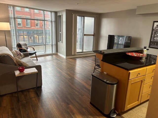 Foto principal - 2222 Detroit Ave