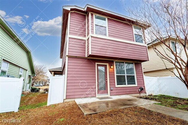 Building Photo - 813 Craters of the Moon Blvd