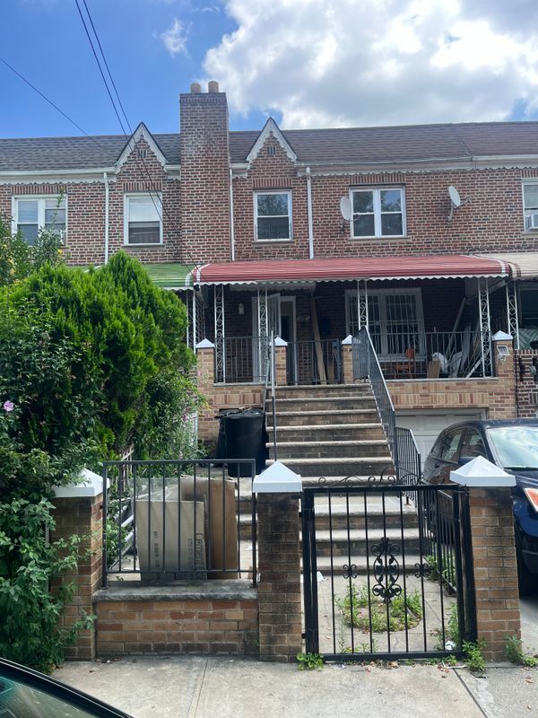 Building Photo - 171 E 59th St