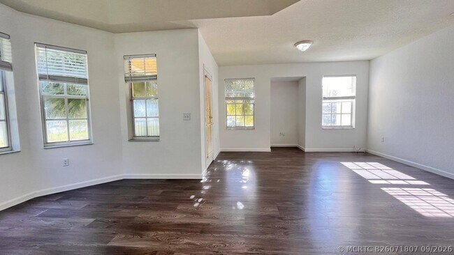 Building Photo - 106 Belmont Pl