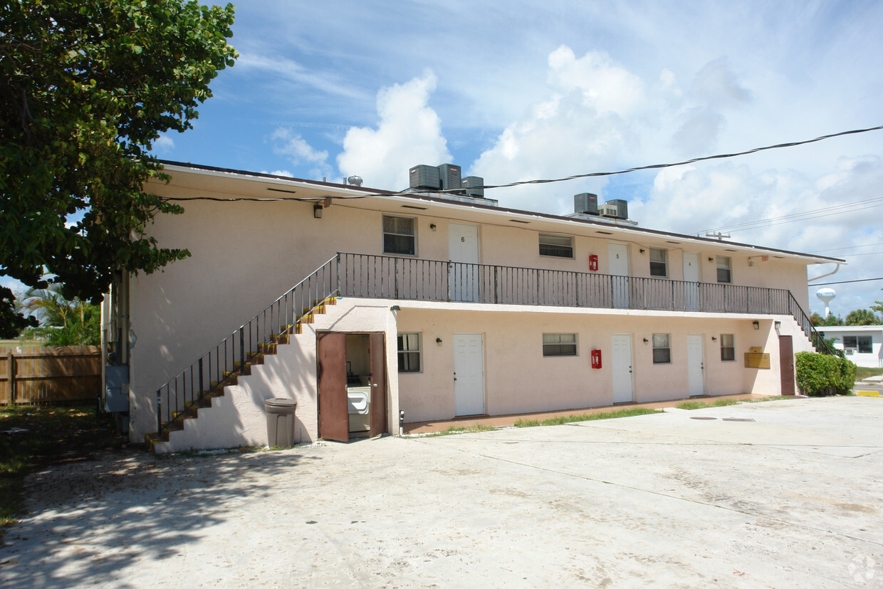 Building Photo - Lake Worth Condo Apartments