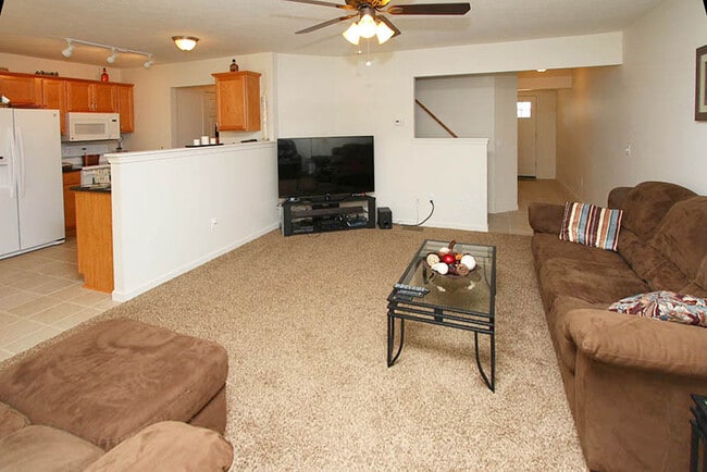 Building Photo - 2 Livery Way