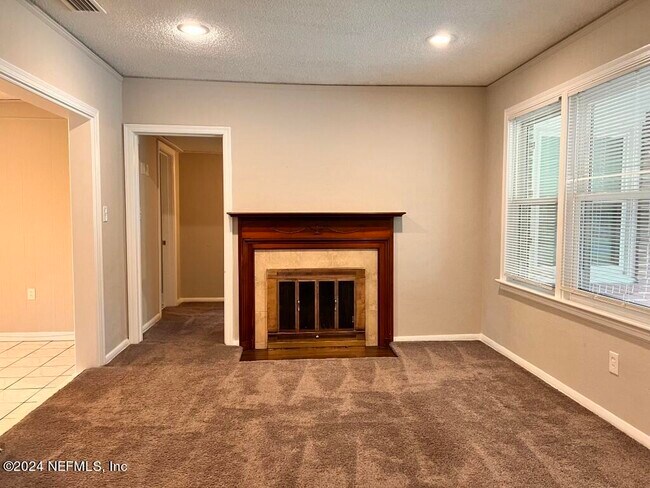Foto del edificio - 1135 Brierfield Dr
