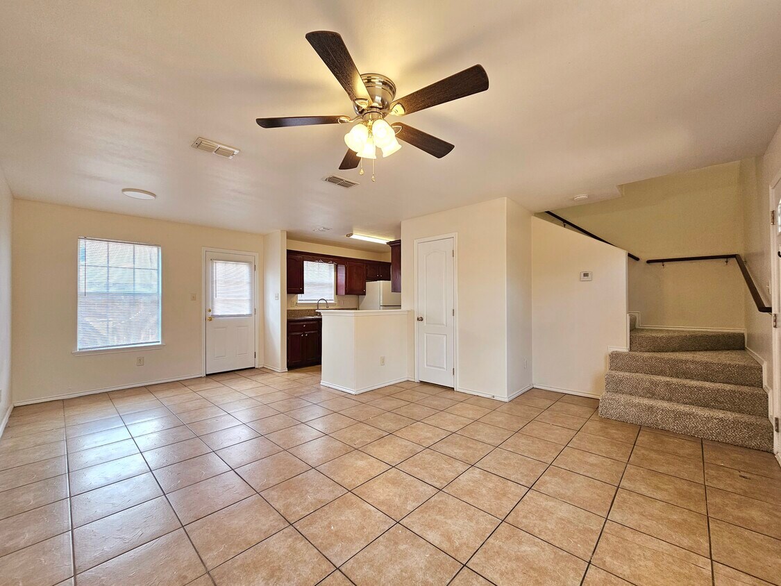 813 W Arroyo Park Ln Unit C, Harlingen, TX 78550 Apartments in