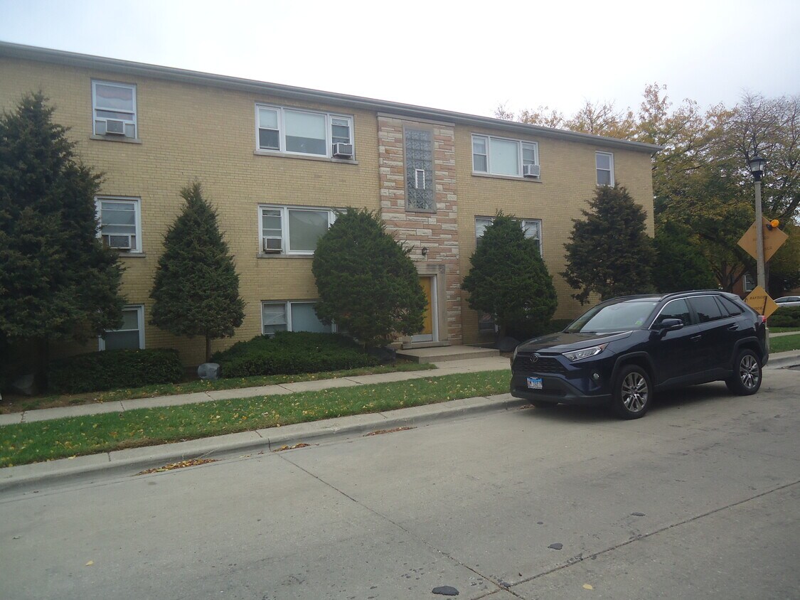 Primary Photo - 4936 Greenwood St
