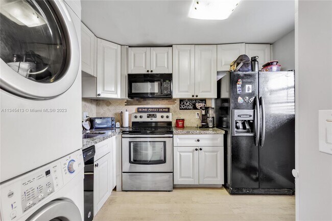Foto del edificio - 3777 NW 78th Ave