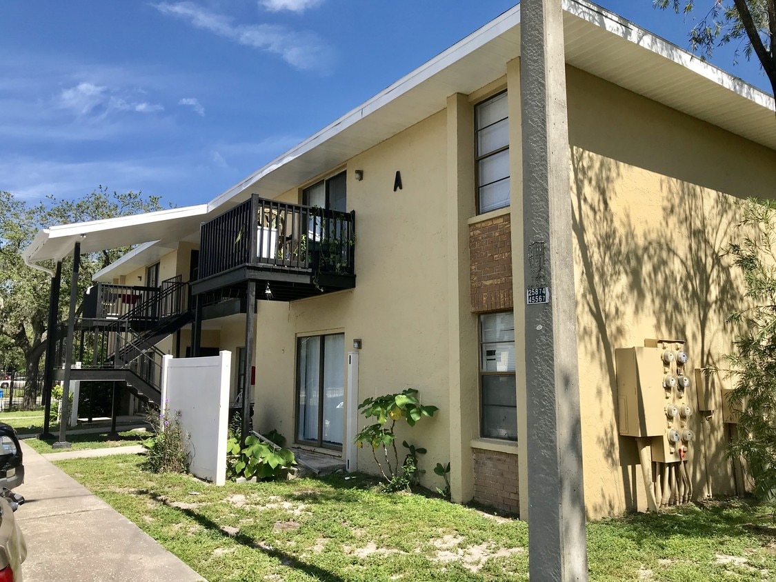 Building Photo - Columbia Oaks Apartments