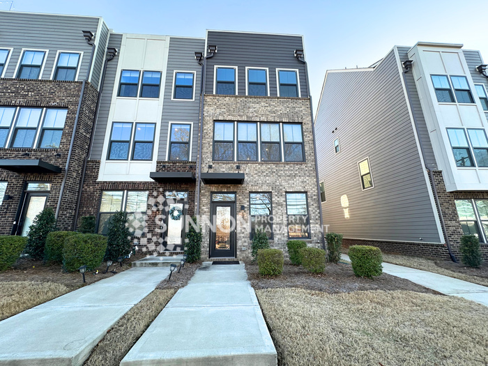 Foto principal - 4 Bedroom Townhome Located in Wendover Green