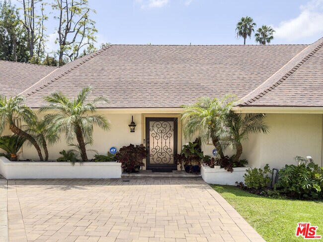 Foto del edificio - 1094 Garden Ln