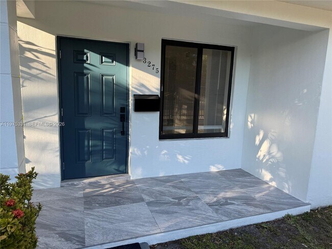 Foto del edificio - 3275 SW 27th St