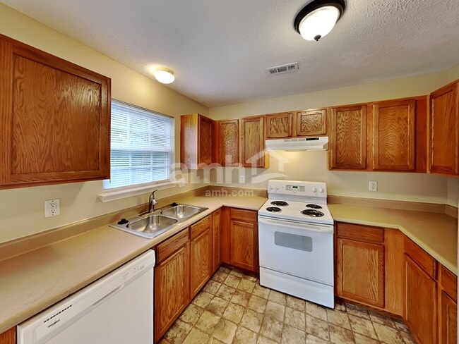 Building Photo - 533 Scotts Creek Trl