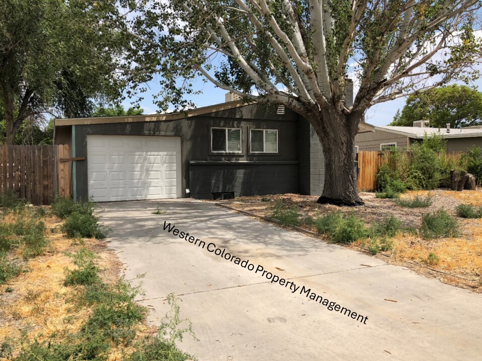 Primary Photo - 1824 19th St