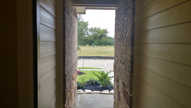 Foto del edificio - 3826 Briar Water Ct