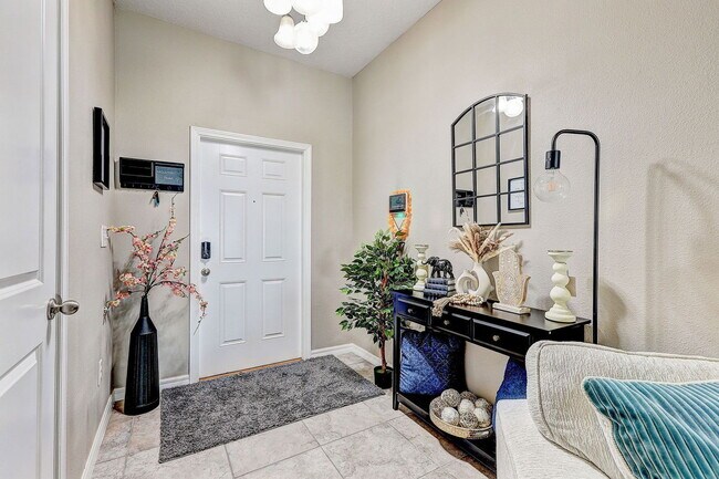 Foto del edificio - 12910 Utopia Gdns Wy