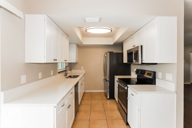 Foto del edificio - 305 Silver Hill Dr