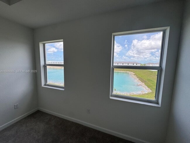 Foto del edificio - 2825 SE 25th Ave