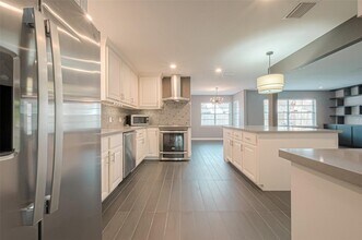 Building Photo - 11406 High Star Dr