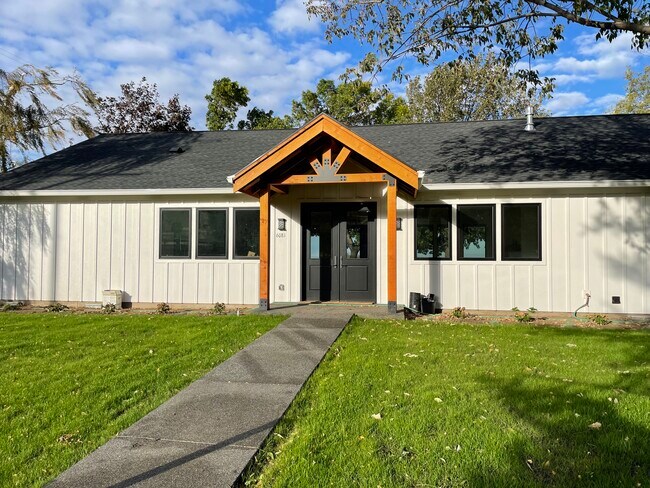 Foto del edificio - 6081 Cottonwood Rd