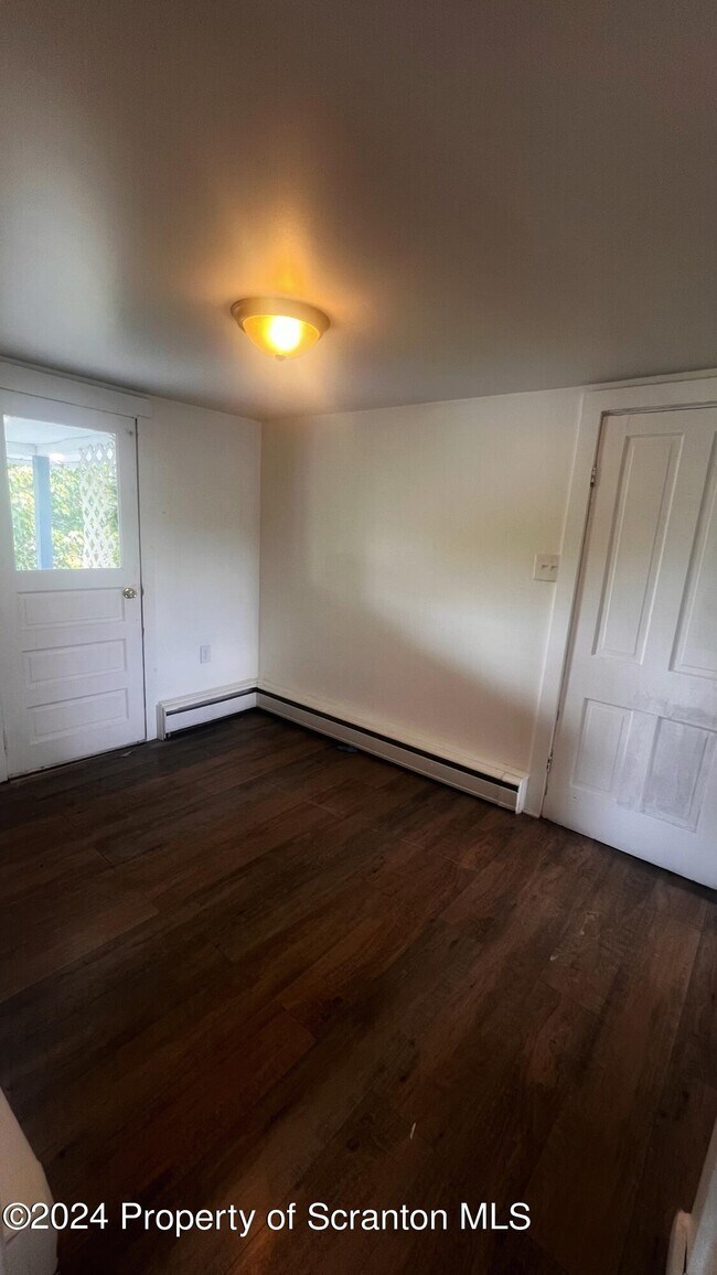 Foto del edificio - 20 W Noble St