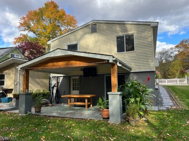 Foto del edificio - 9 Ellen Rd