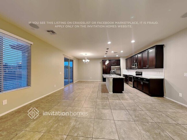 Foto del edificio - 3331 E Russell St