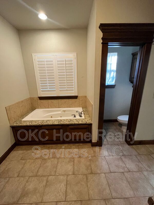 Foto del edificio - 1216 NW 190th Pl