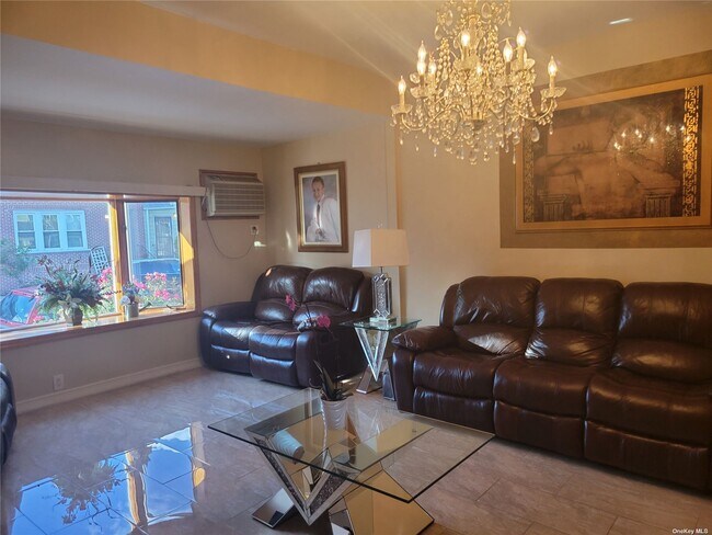 Foto del edificio - 79-14 68th Rd