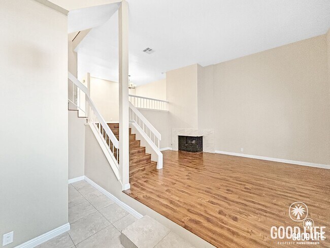 Foto del edificio - Beautiful 3B/2.5BA W/ Attached 2 Car Garage, A/C, & W/D in La Jolla!