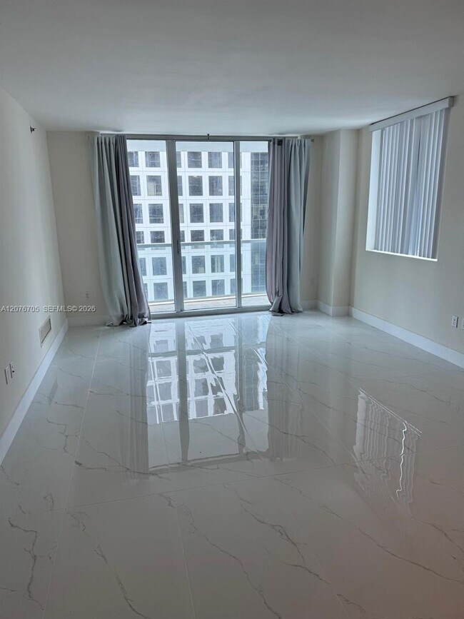 Building Photo - 500 Brickell Ave