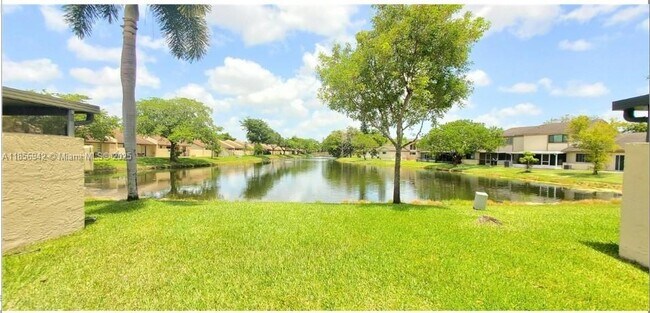 Foto del edificio - 2962 NW 109th Ave