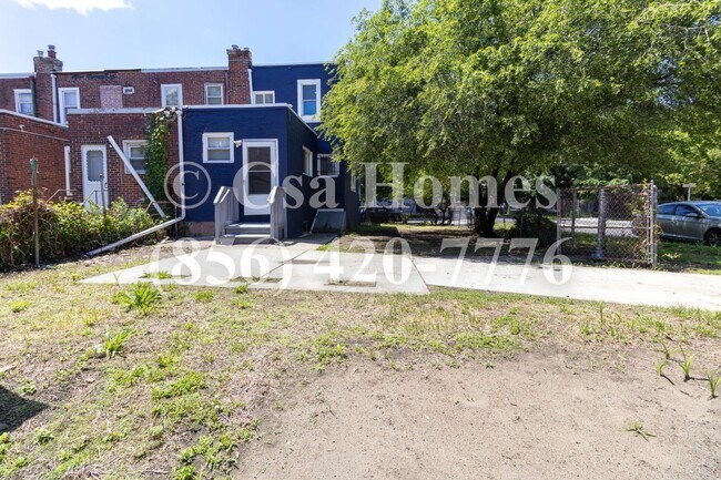 Foto del edificio - Beautiful 2 Bedroom End Row Home in Liberty Park with Driveway and Shed!