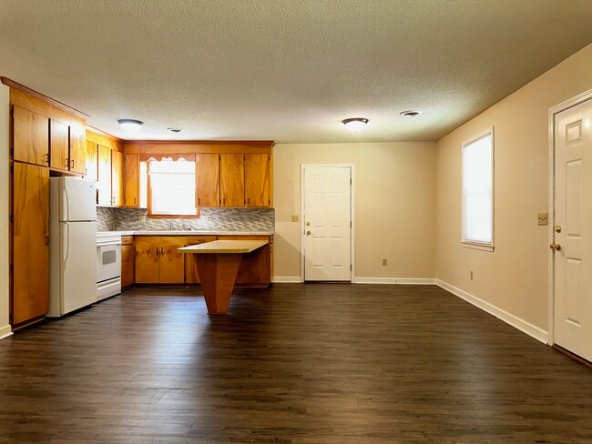 Building Photo - 1211A Furches Ave