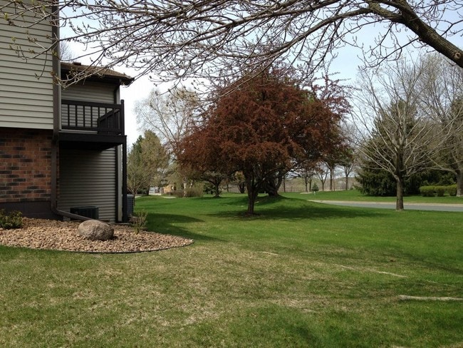 Building Photo - 606 Donegal Cir