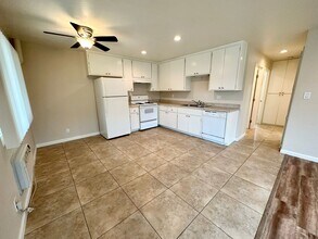 Building Photo - 9906 Buena Vista Dr