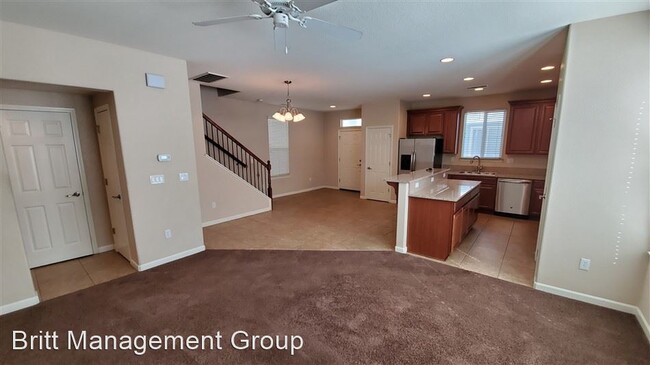 Building Photo - 3 br, 2.5 bath House - 2120 Alamo Square Way