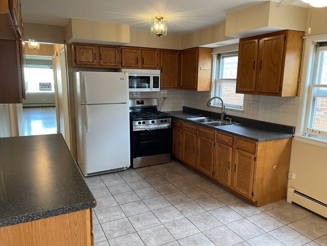 Building Photo - 2318 N 72nd Ct