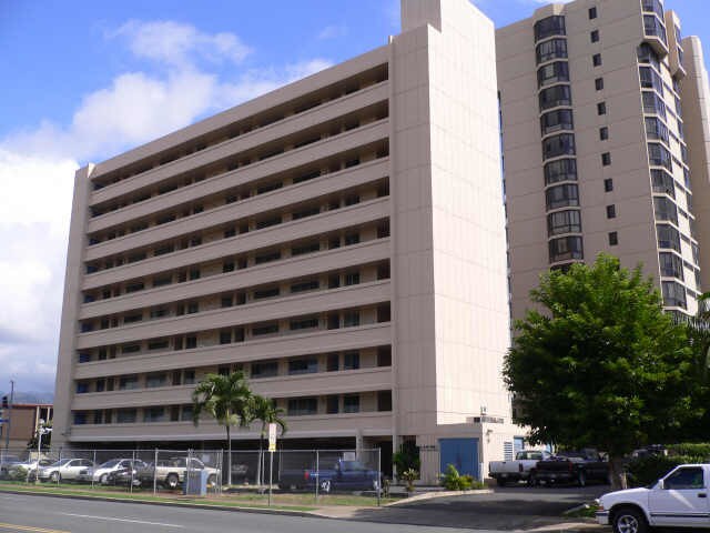 Building - 975 Ala Lilikoi St