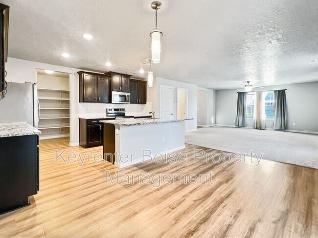Building Photo - 7650 S Sea Breeze Way