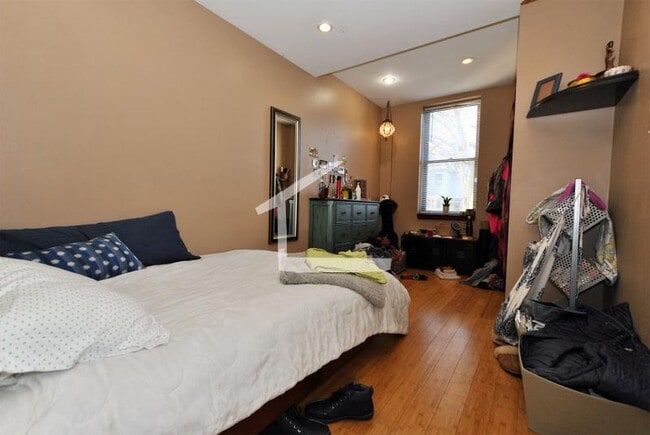 Foto del edificio - 31 Brainerd Rd