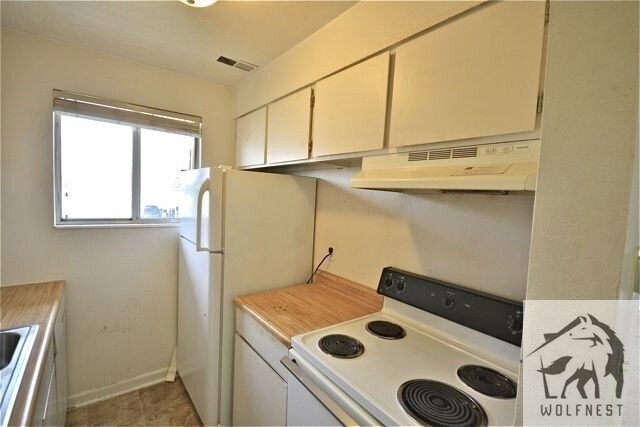 Building Photo - 4371 S Fairbourne Ave